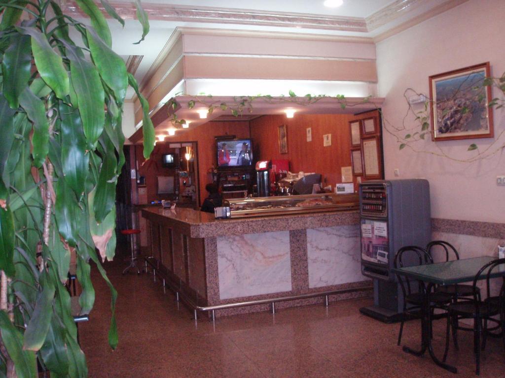 Hotel Los Hermanos Оканья Екстер'єр фото