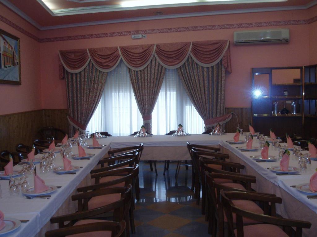 Hotel Los Hermanos Оканья Екстер'єр фото