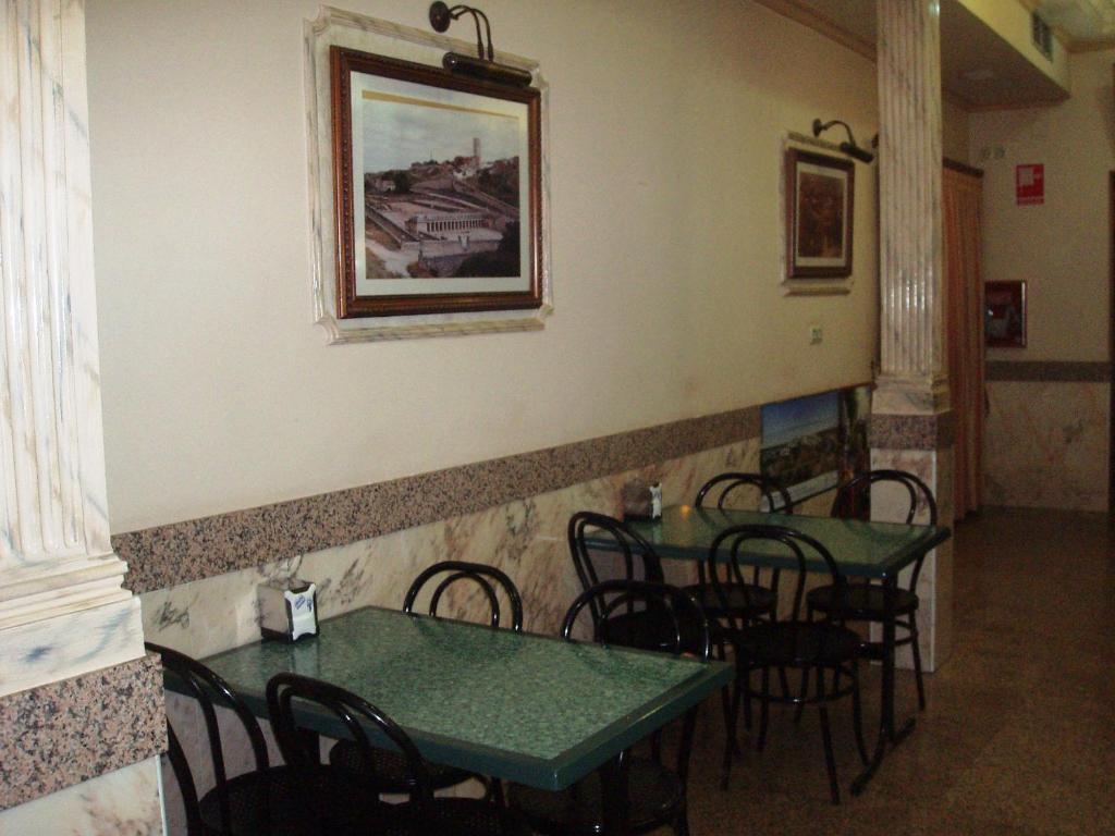 Hotel Los Hermanos Оканья Екстер'єр фото