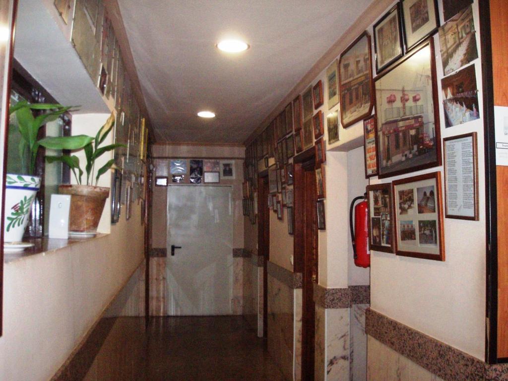 Hotel Los Hermanos Оканья Екстер'єр фото