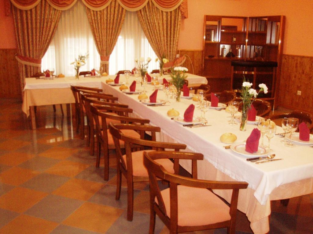 Hotel Los Hermanos Оканья Екстер'єр фото