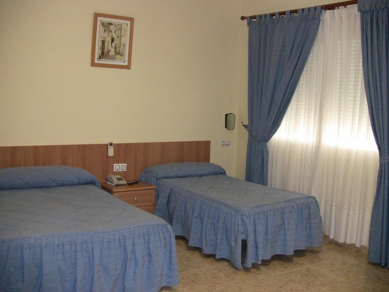 Hotel Los Hermanos Оканья Екстер'єр фото